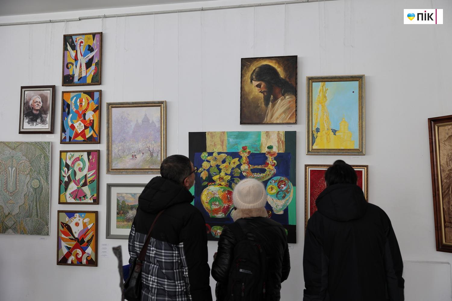 Близько 100 картин: у Франківську відкрили художню виставку "Великодня" (ФОТО) 12 IMG 3785 resize