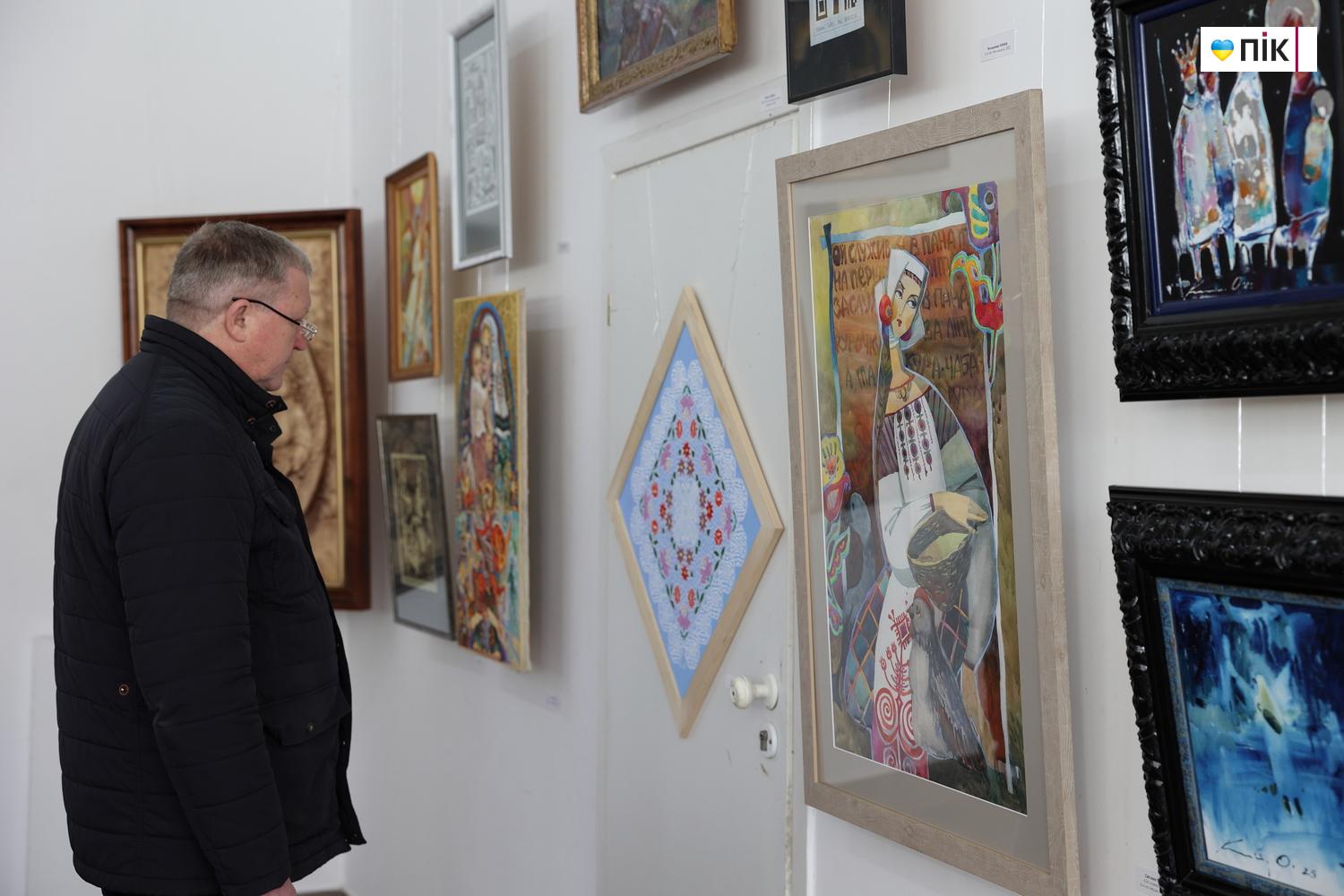Близько 100 картин: у Франківську відкрили художню виставку "Великодня" (ФОТО) 19 IMG 3871 resize