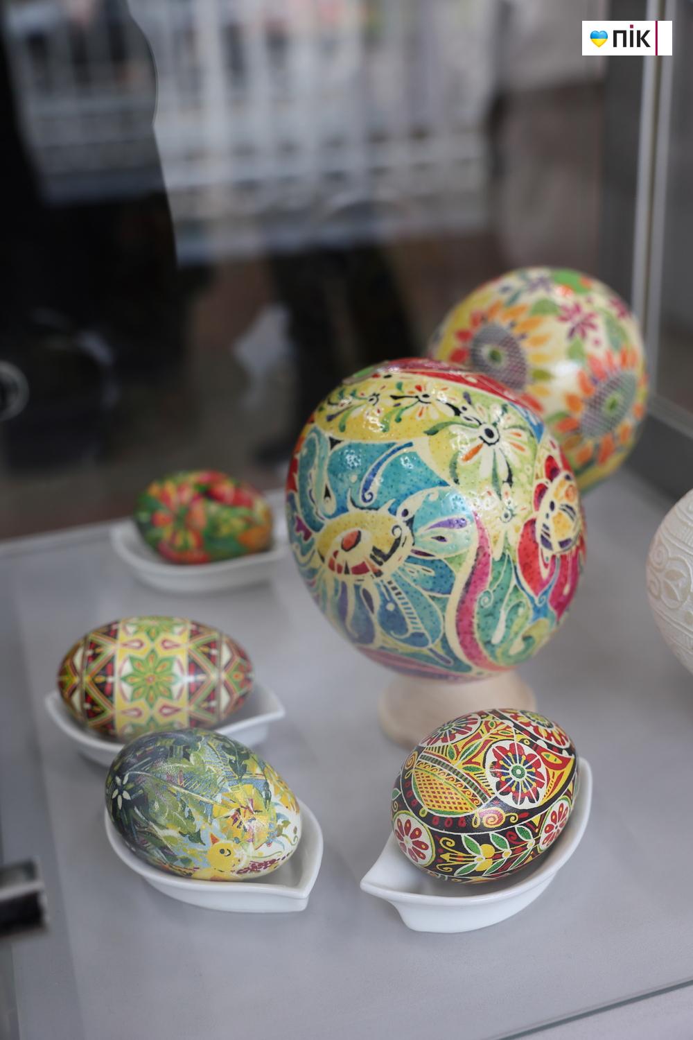 Близько 100 картин: у Франківську відкрили художню виставку "Великодня" (ФОТО) 21 IMG 3896 resize