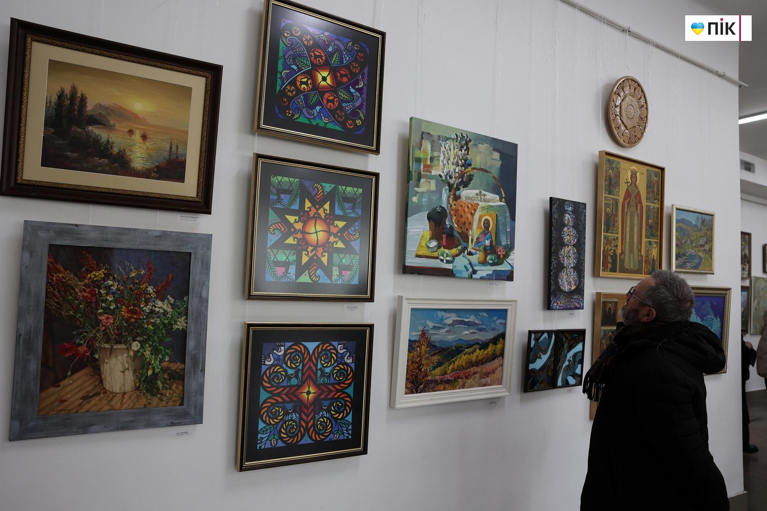 Близько 100 картин: у Франківську відкрили художню виставку "Великодня" (ФОТО) 18 IMG 3972 resize