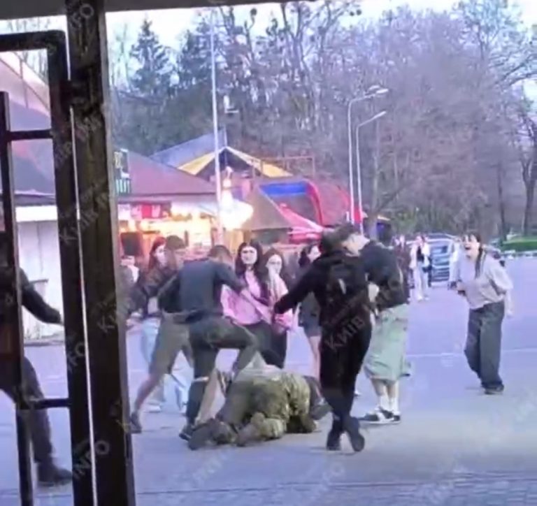У Києві підлітки побили військового: що відомо (ДОПОВНЕНО) 7 Screenshot 2025 04 19 07 55 43 326 edit org.telegram.messenger