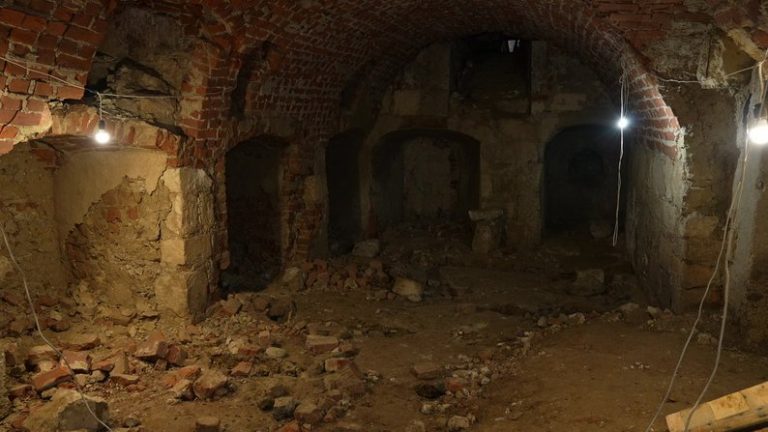 Археологи показали склеп Галицького замку, де "300 років не ступала нога людини" (ФОТО, ВІДЕО) 11 acdfb19423c8e825
