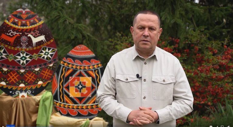 Міський голова Надвірної привітав громаду з Великоднем (ВІДЕО) 1 photo 5197383772666983106 w 1 e1745073521508