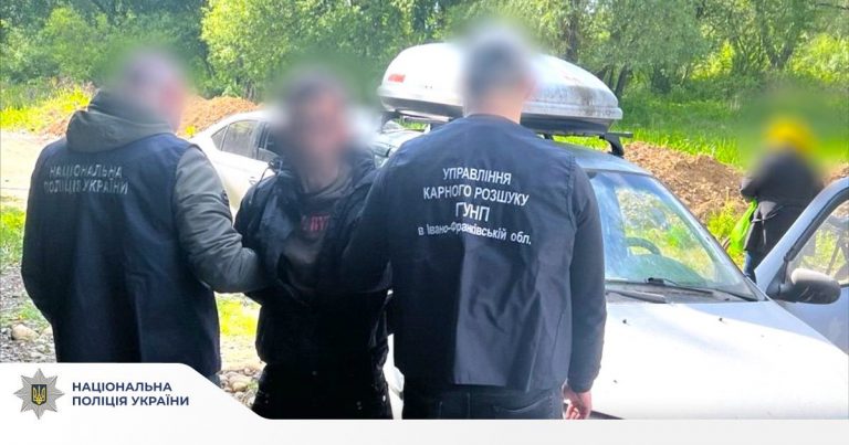 Автівки, гроші, зброя: на Прикарпатті затримали серійного зловмисника (ФОТО) 5 494129119 700535412620691 3468390552339882751 n