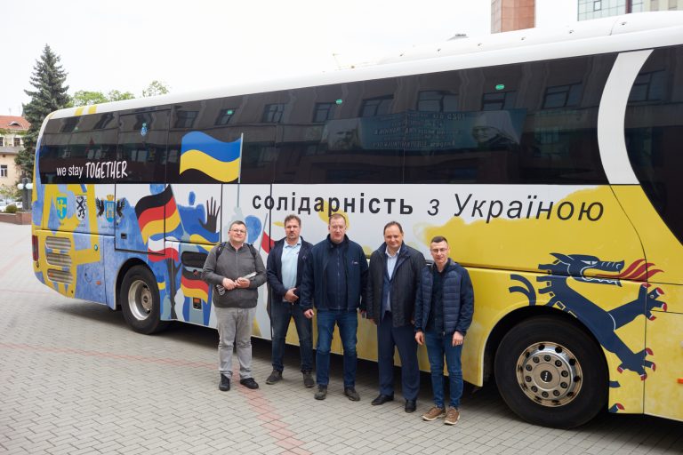 Подарунок на колесах: Франківську отримав автобус на День міста (ФОТО) 10 495369645 1126685796167570 472444946588199321 n