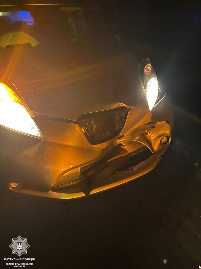 У Франківську нетверезий водій спричинив ДТП (ФОТО) 6 496006742 1139628114871465 2745344747540613278 n