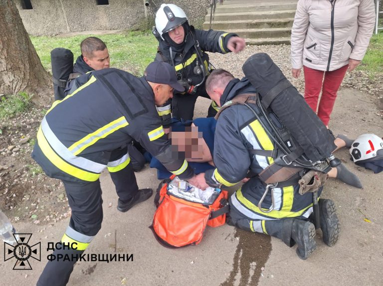 Підгоріла їжа: у Калуші сталося задимлення у двох квартирах (ФОТО) 11 Підгоріла їжа: у Калуші сталося задимлення у двох квартирах (ФОТО)