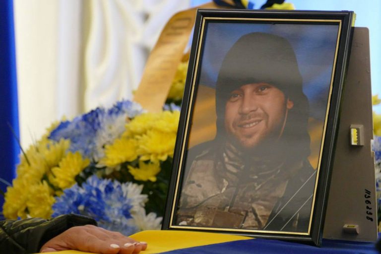 Загинув, рятуючи побратимів: на Калущині попрощалися із бійцем Сергієм Федьківим (ФОТО) 11 496941007 1101178848710817 3631053666792324410 n