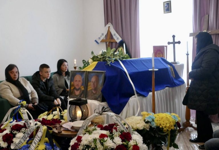 На Калущині провели в останню путь воїна Олександра Завадецького (ФОТО) 11 499679207 1103225548506147 1971646994131419628 n