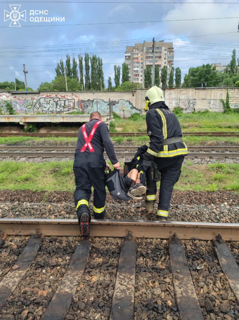 В Одесі вдарило струмом 10-річну дитину, яка вилізла на дах потяга (ФОТО) 5 499786500 1133996055433875 6151688922508670004 n