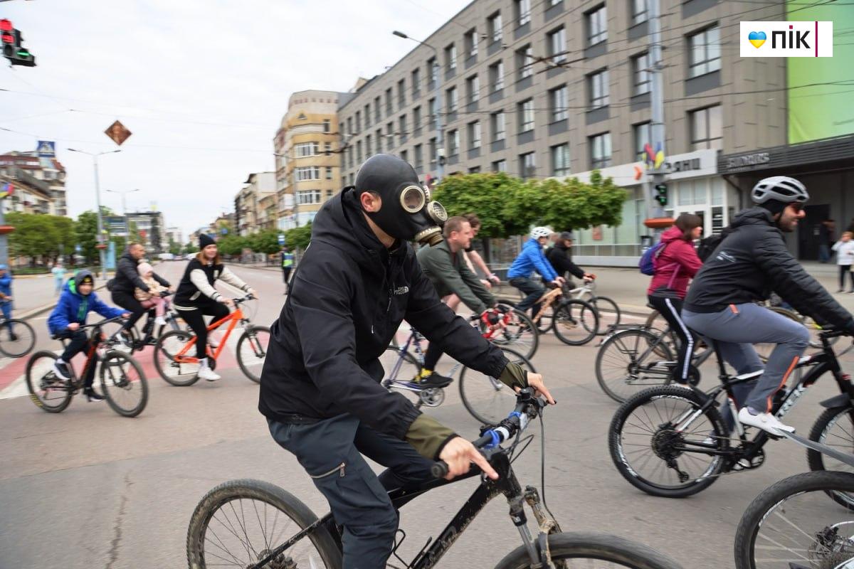У Франківську провели велопробіг на підтримку ЗСУ (ФОТО) 9 5260534510771107344