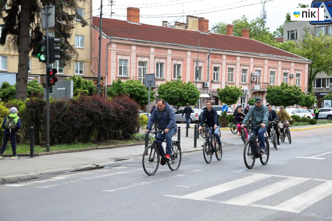 У Франківську провели велопробіг на підтримку ЗСУ (ФОТО) 3 5260534510771107350