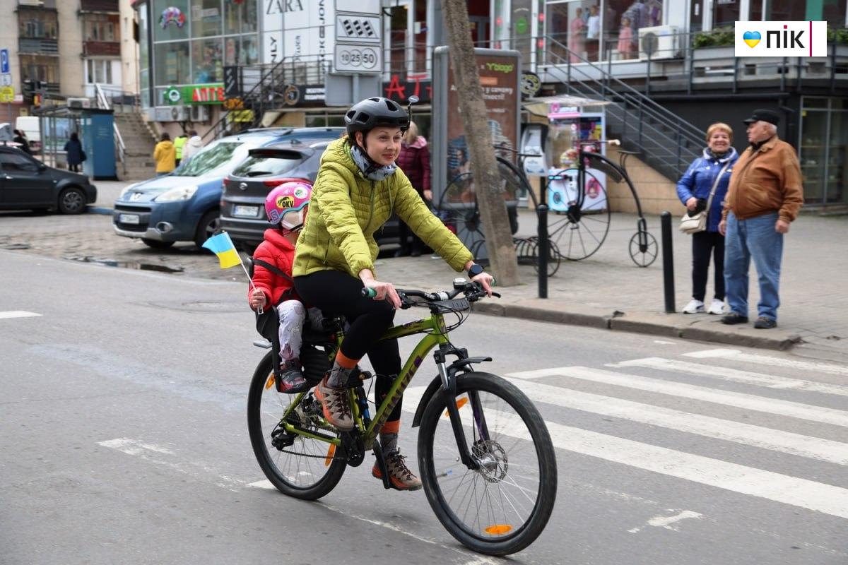 У Франківську провели велопробіг на підтримку ЗСУ (ФОТО) 13 5260534510771107356