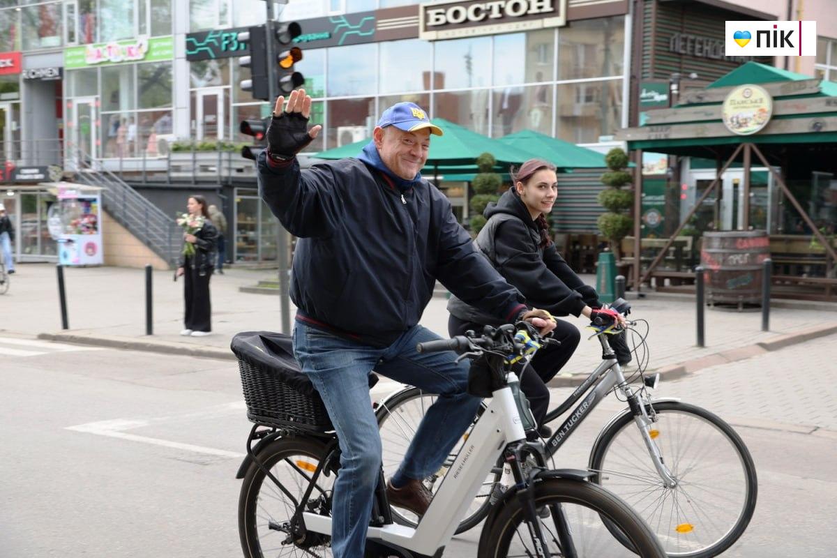 У Франківську провели велопробіг на підтримку ЗСУ (ФОТО) 14 5260534510771107361