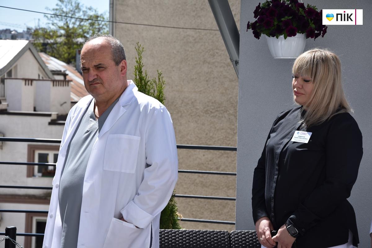 "Родзинка" для породіль та немовлят: у Франківському обласному перинатальному центрі відкрили терасу (ФОТО) 16 DSC 0764