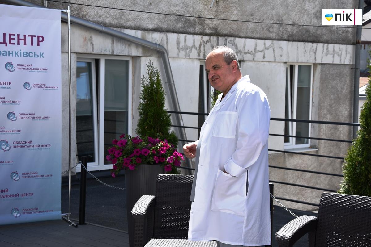 "Родзинка" для породіль та немовлят: у Франківському обласному перинатальному центрі відкрили терасу (ФОТО) 18 DSC 0773