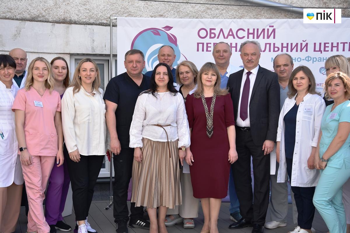 "Родзинка" для породіль та немовлят: у Франківському обласному перинатальному центрі відкрили терасу (ФОТО) 24 DSC 0804