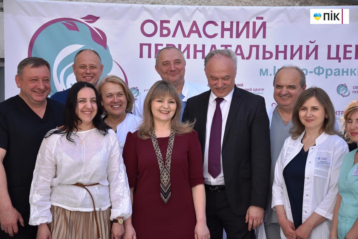 "Родзинка" для породіль та немовлят: у Франківському обласному перинатальному центрі відкрили терасу (ФОТО) 26 DSC 0825