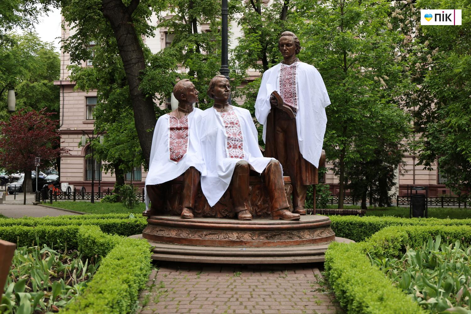 Люди Прикарпаття: День вишиванки в Івано-Франківську (ФОТО) 4 G71A8583 resize