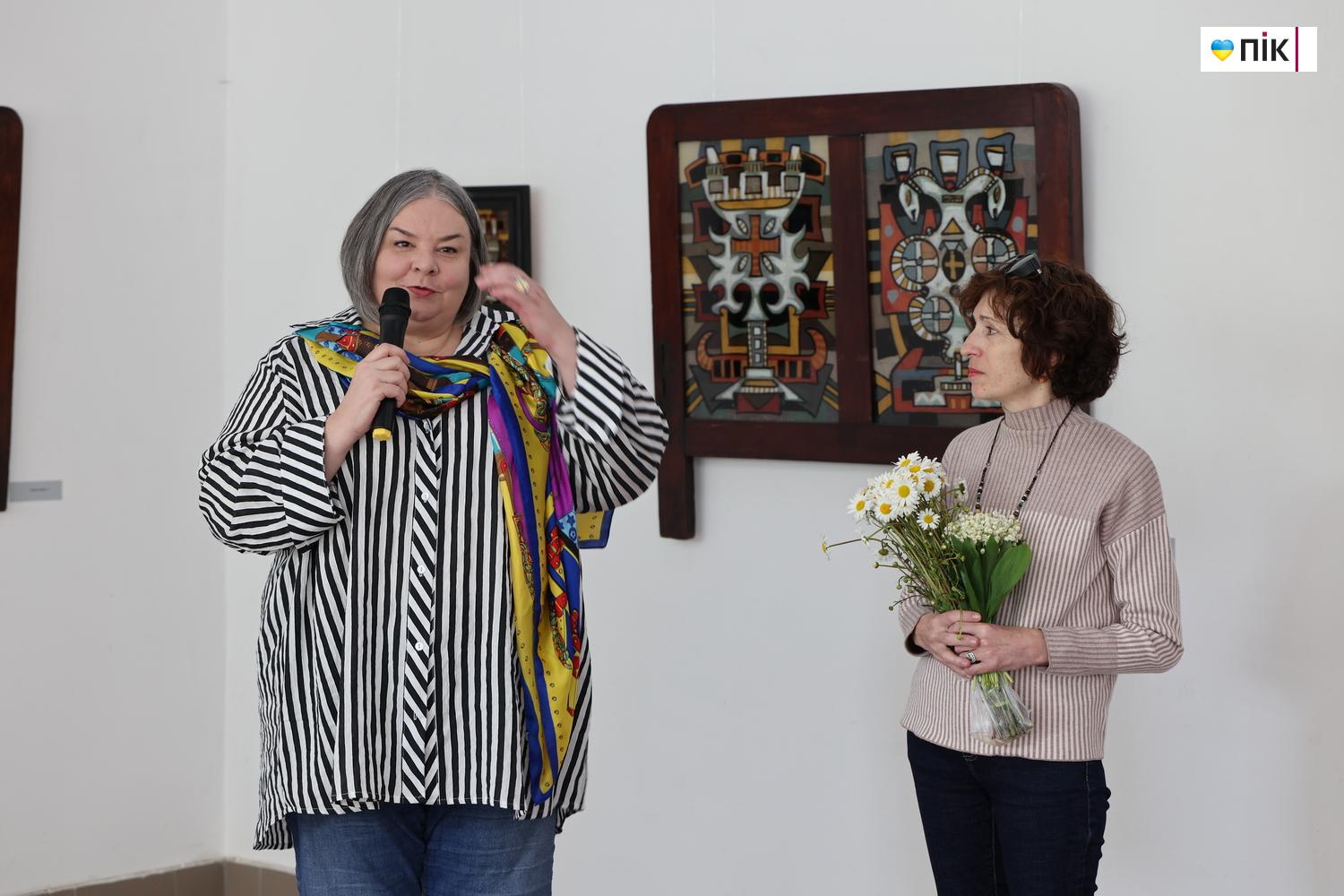 "Шлях": у Франківську відкрилася виставка малярства на склі (ФОТО) 9 G71A9295 resize