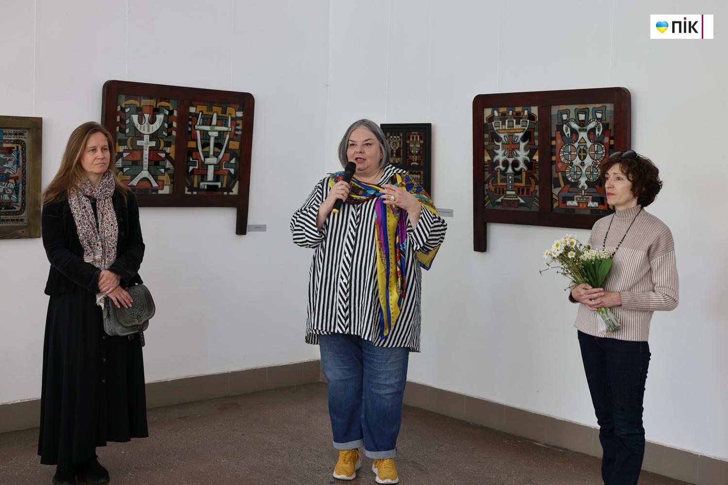 "Шлях": у Франківську відкрилася виставка малярства на склі (ФОТО) 11 G71A9326 resize