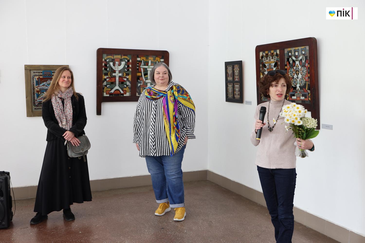 "Шлях": у Франківську відкрилася виставка малярства на склі (ФОТО) 17 G71A9456 resize