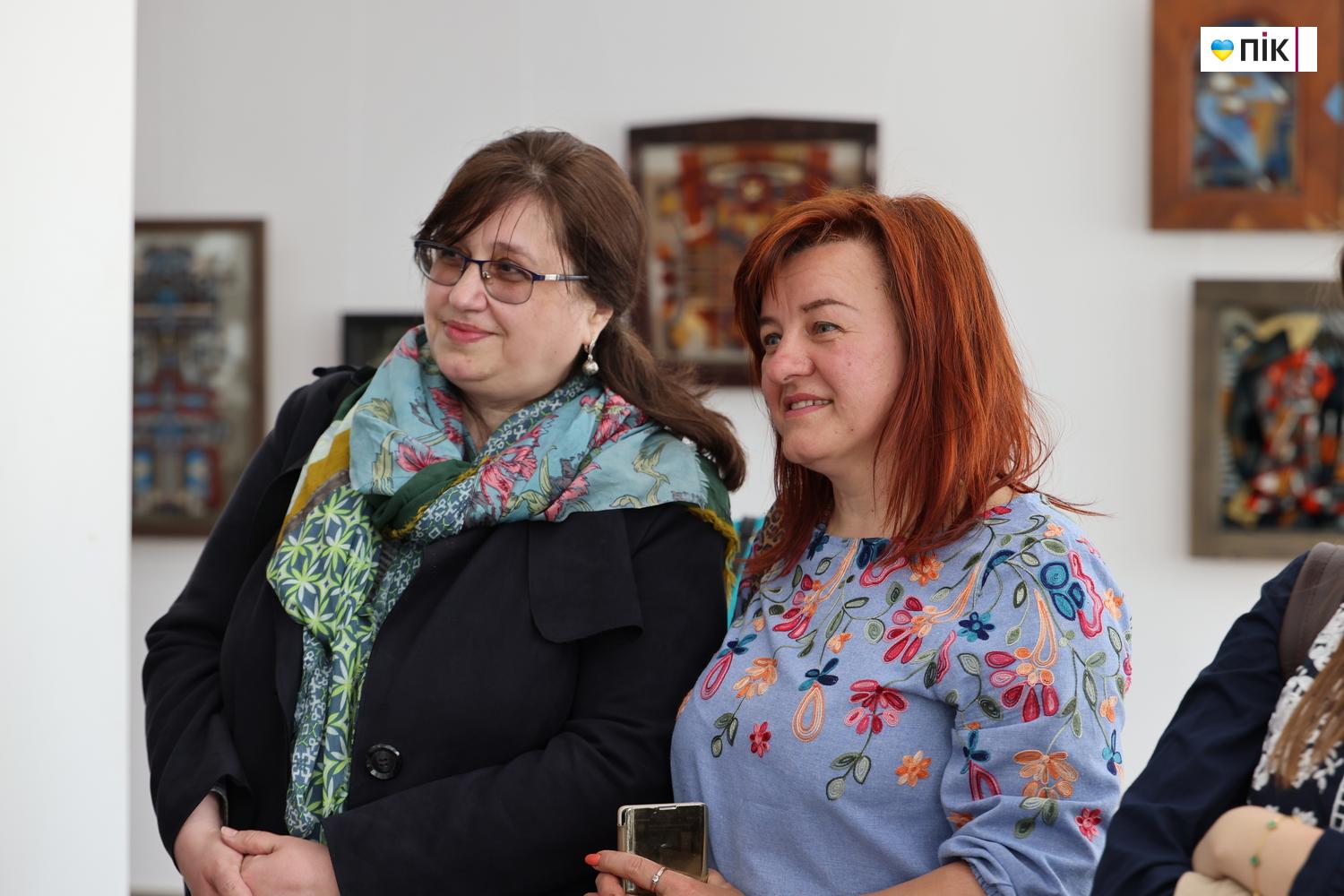 "Шлях": у Франківську відкрилася виставка малярства на склі (ФОТО) 19 G71A9531 resize