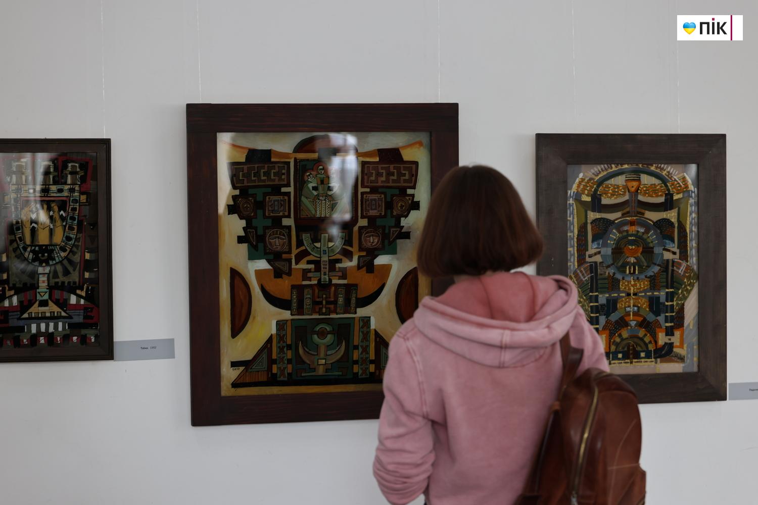 "Шлях": у Франківську відкрилася виставка малярства на склі (ФОТО) 31 G71A9898 resize