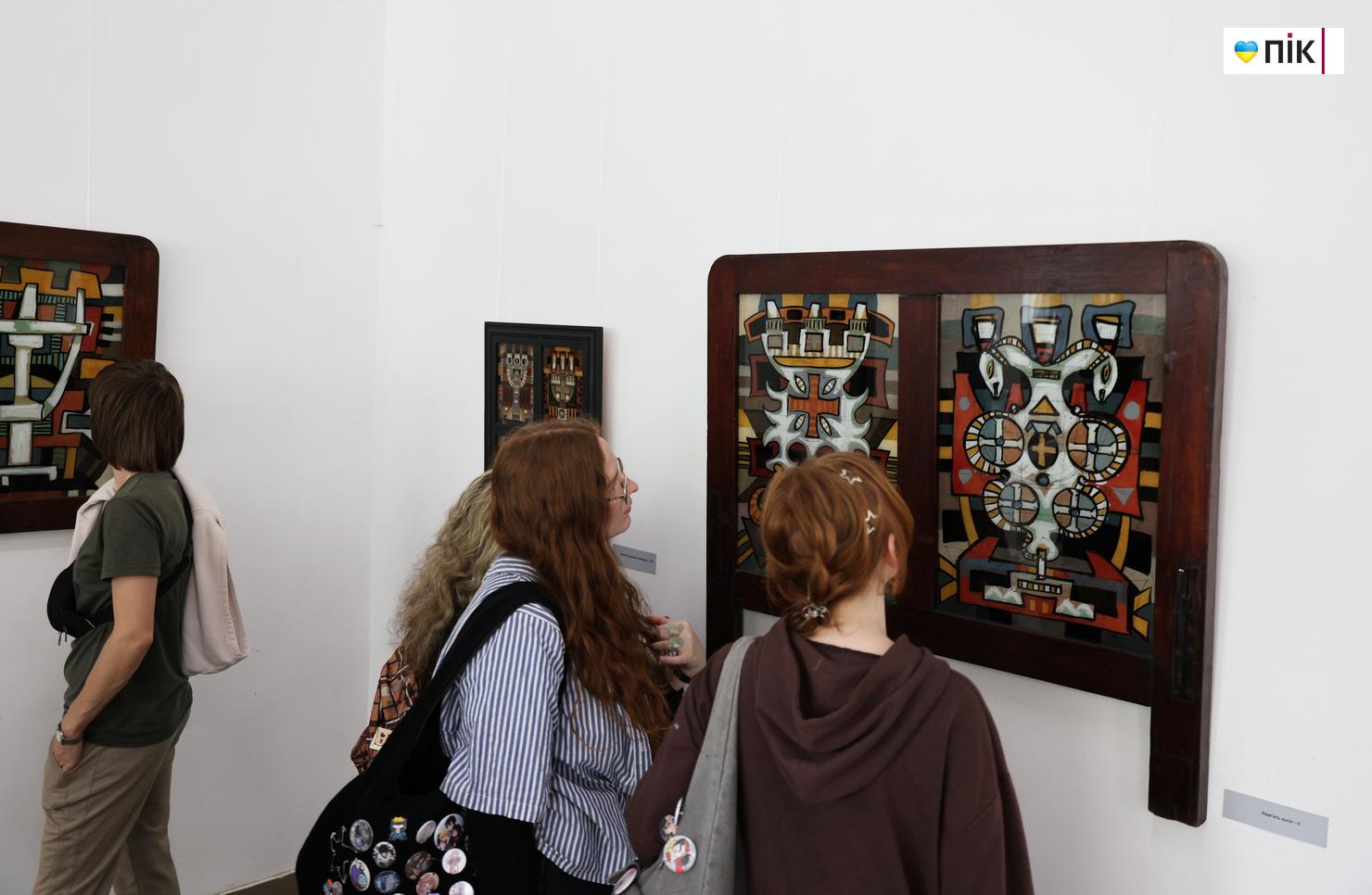 "Шлях": у Франківську відкрилася виставка малярства на склі (ФОТО) 33 G71A9915 resize