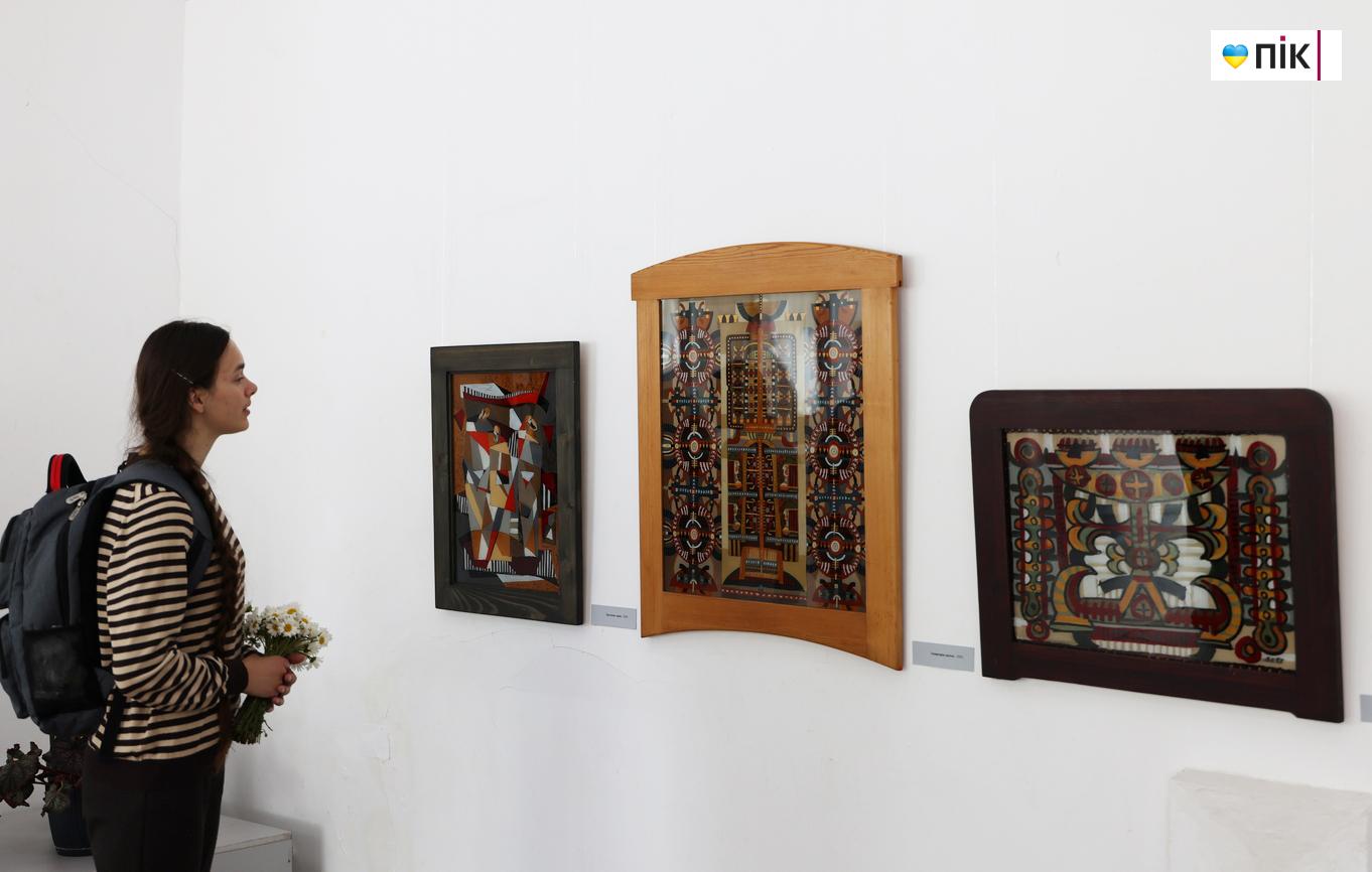 "Шлях": у Франківську відкрилася виставка малярства на склі (ФОТО) 37 G71A9965 resize