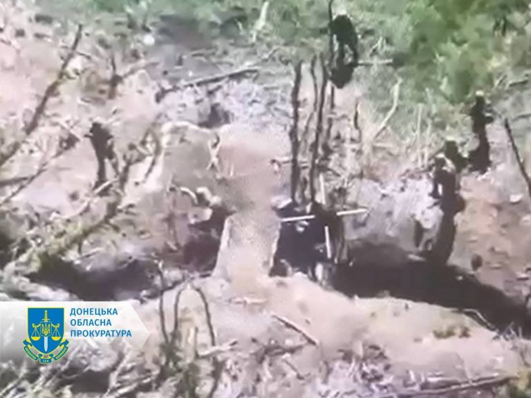 На Донеччині росіяни розстріляли трьох беззбройних українських воїнів (ФОТО) 2 На Донеччині росіяни розстріляли трьох беззбройних українських воїнів (ФОТО)