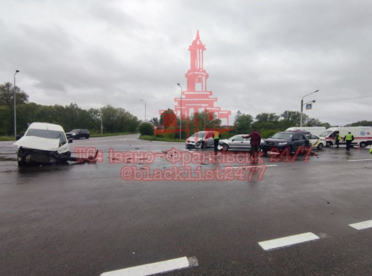 На Прикарпатті сталася масштабна ДТП (ФОТО) 1 photo 2025 05 15 19 16 52