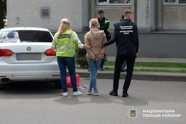 У Сумах мати намагалася продати новонароджену дитину за 30 тисяч доларів (ФОТО) 2 v82 a12cf36c76e69cb9df830f693e9d9017