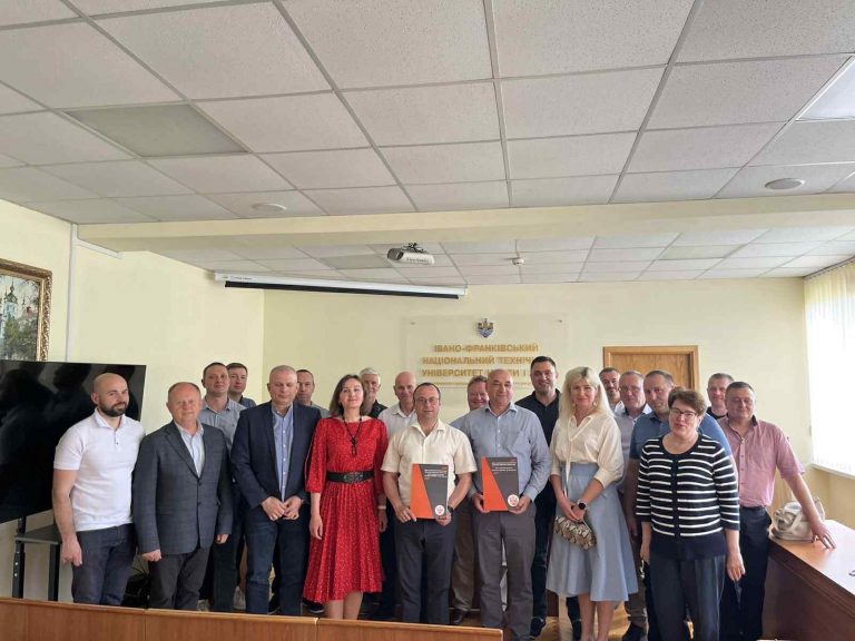 ІФНТУНГ готуватиме кадри для відновлення інфраструктури області (ФОТО) 2 ІФНТУНГ готуватиме кадри для відновлення інфраструктури області (ФОТО)