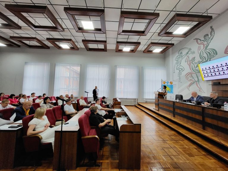 У Бурштині виділили 170 тисяч гривень на ремонт фонтану, який давно не працює 12 У Бурштині виділили 170 тисяч гривень на ремонт фонтану, який давно не працює