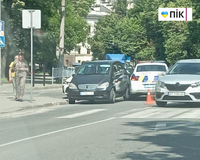 У Франківську сталася ДТП за участю авто патрульної поліції: що відомо (ВІДЕО)