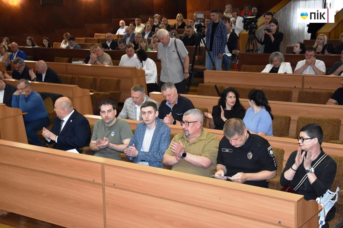 Звернення, нагороди та нові призначення: як минула сесія Франківської обласної ради (ФОТО) 6 DSC 0001