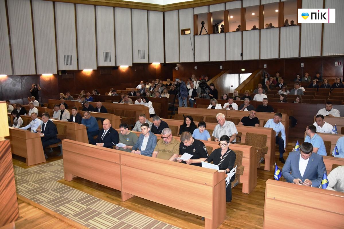 Звернення, нагороди та нові призначення: як минула сесія Франківської обласної ради (ФОТО) 11 DSC 0007