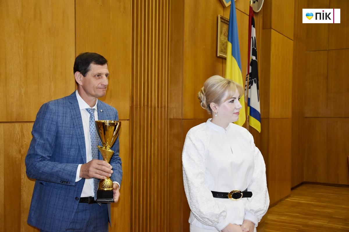 Звернення, нагороди та нові призначення: як минула сесія Франківської обласної ради (ФОТО) 2 DSC 0008