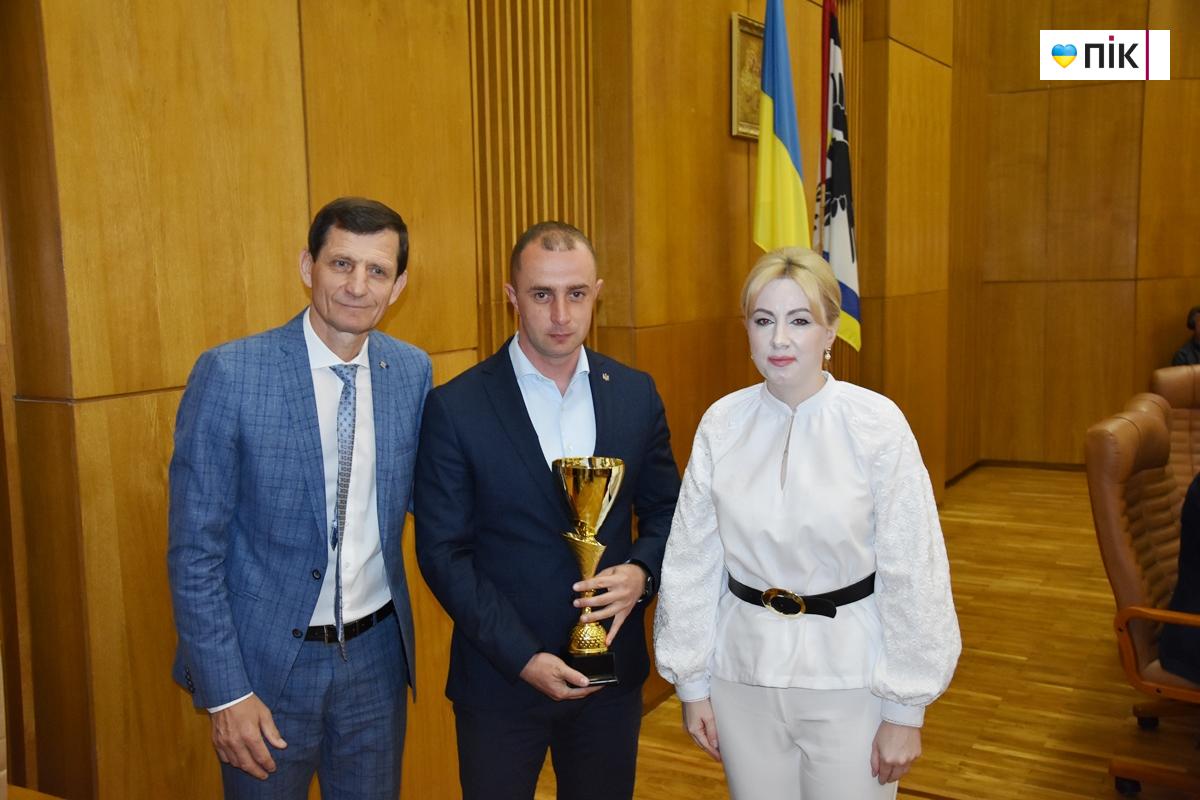 Звернення, нагороди та нові призначення: як минула сесія Франківської обласної ради (ФОТО) 3 DSC 0011