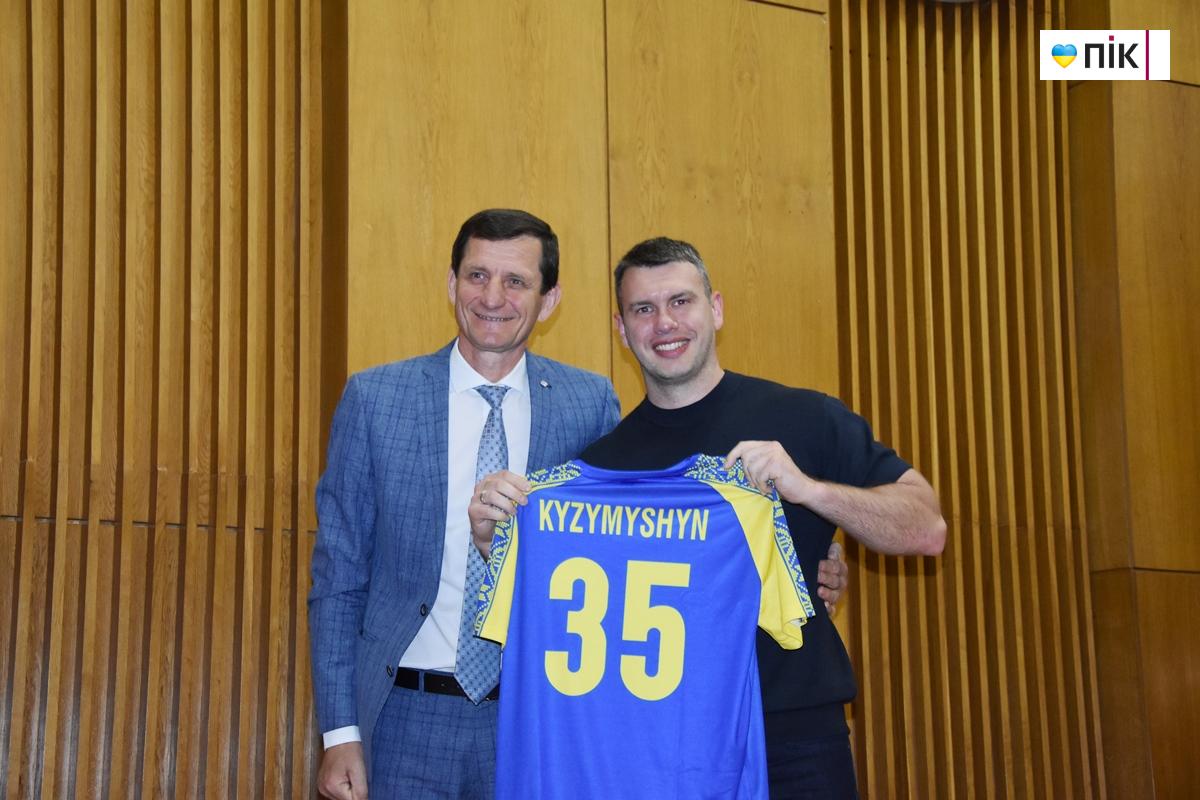 Звернення, нагороди та нові призначення: як минула сесія Франківської обласної ради (ФОТО) 5 DSC 0028