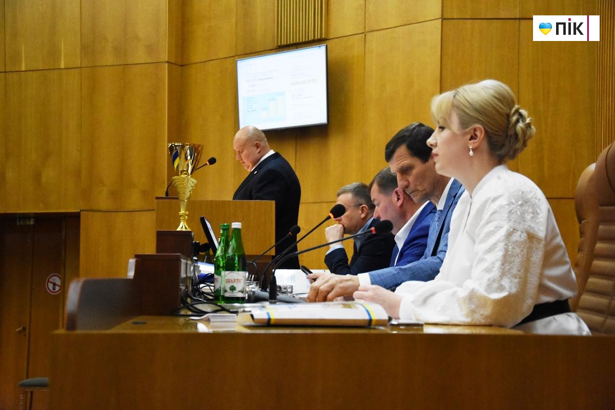 Звернення, нагороди та нові призначення: як минула сесія Франківської обласної ради (ФОТО) 12 DSC 0035