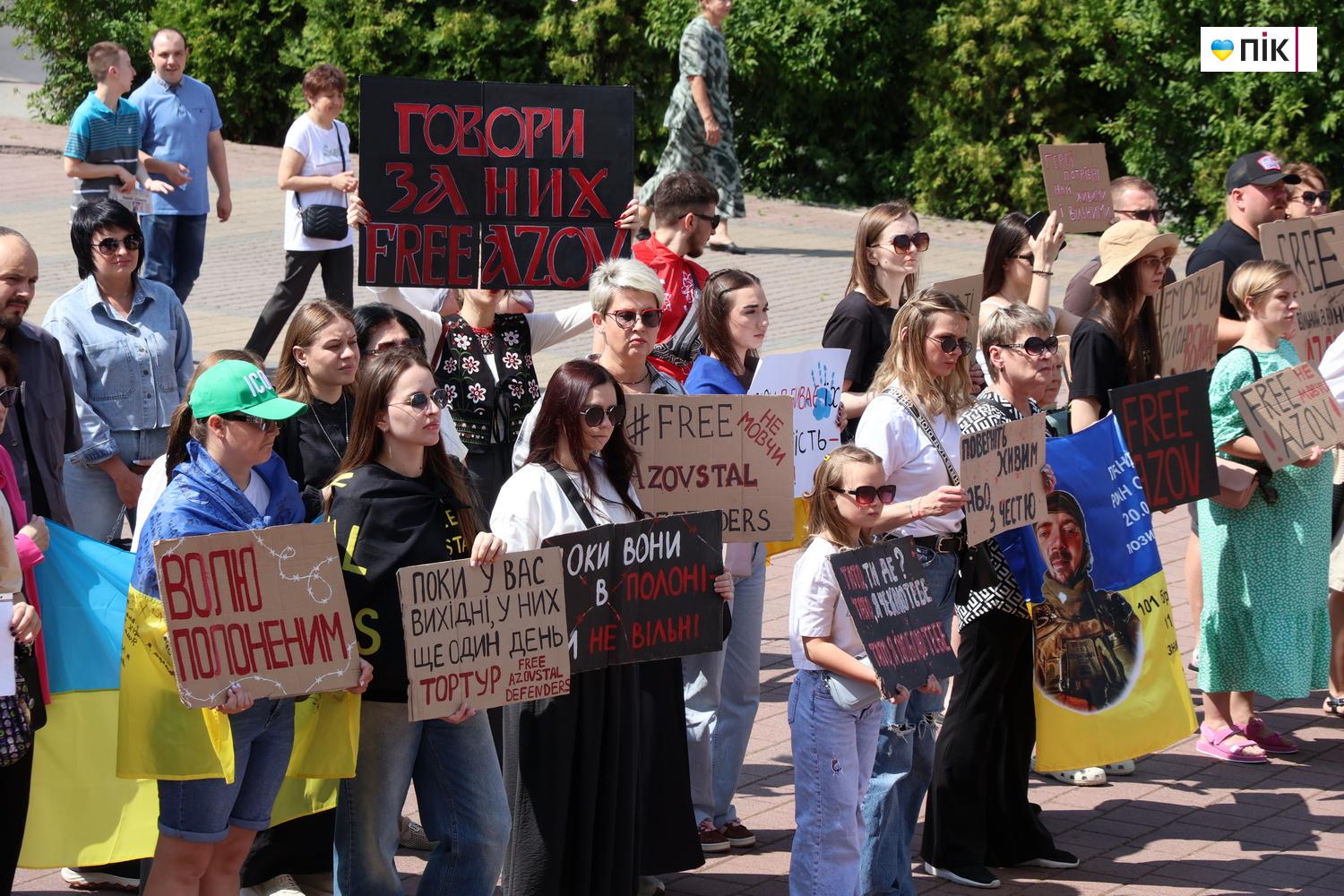 У Франківську відбулася акція на підтримку полонених та зниклих безвісти воїнів (ФОТО) 20 IMG 0753 resize