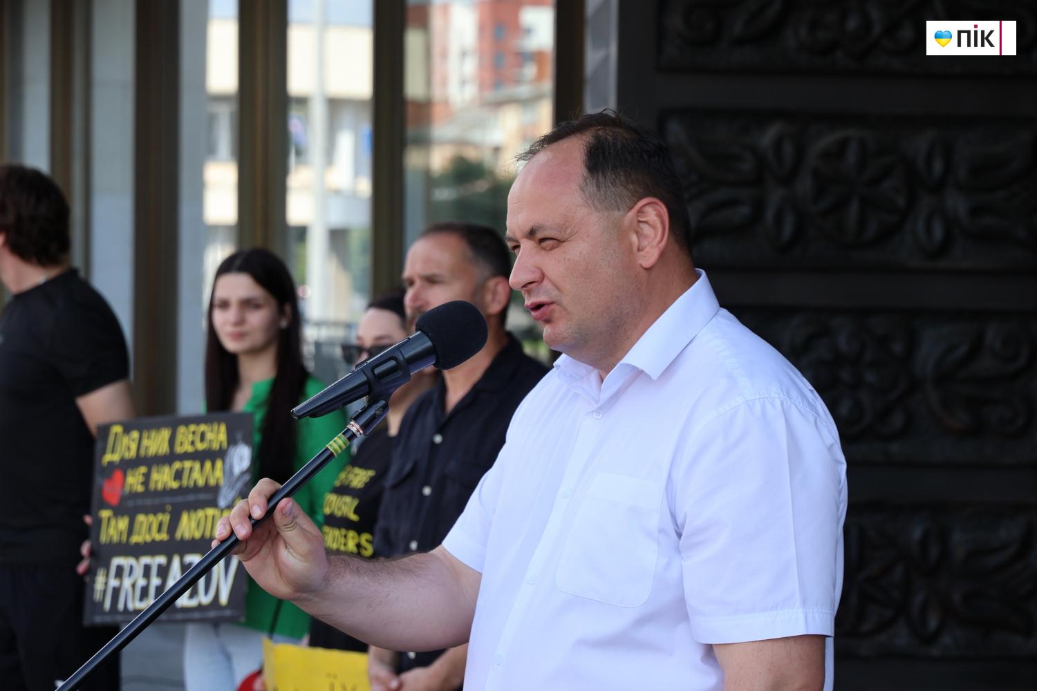 У Франківську відбулася акція на підтримку полонених та зниклих безвісти воїнів (ФОТО) 19 IMG 0769 resize