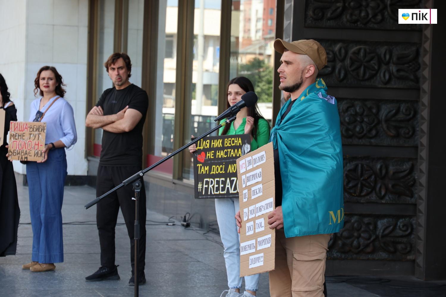 У Франківську відбулася акція на підтримку полонених та зниклих безвісти воїнів (ФОТО) 2 IMG 1167 resize