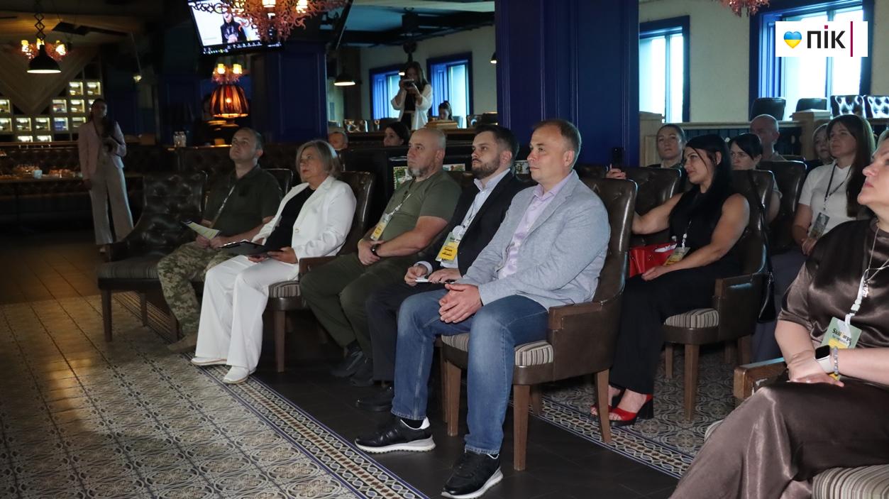 У Чернівцях відбувся регіональний форум «Сила ветеранської спільноти: майбутнє громад разом» 16 IMG 7841