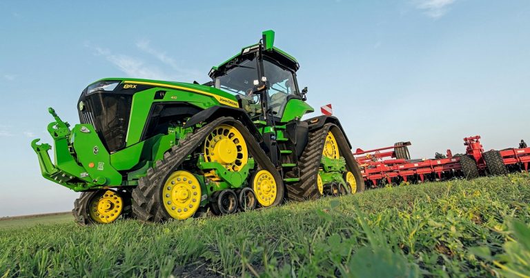 Traktor John Deere seriya 8RX