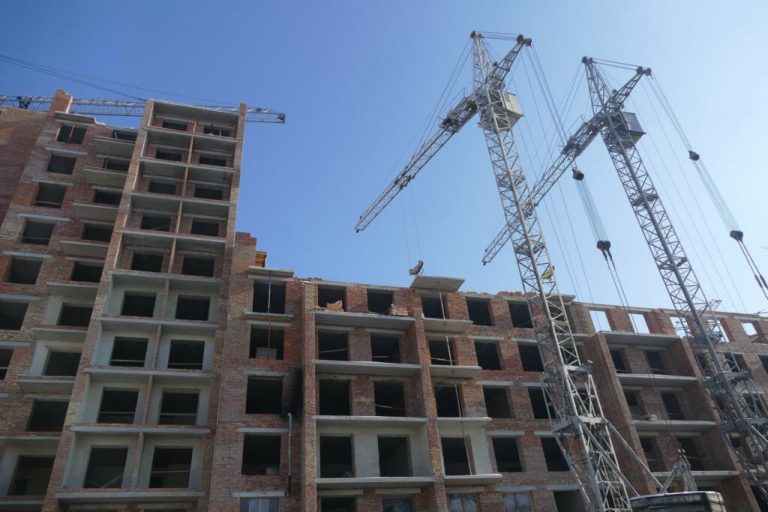 Будівництво житла на Прикарпатті у 2025 році скоротилося: де здали найбільше квартир 8 Для отримання індивідуальної консультації звертайтесь за телефоном: +38 (067) 405 69 55 або пишіть на електронну пошту: zemfondgroup@gmail.com.