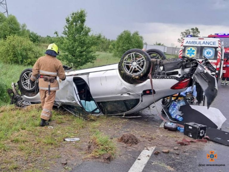 На Прикарпатті перекинувся автомобіль: водій загинув (ФОТО) 8 photo 2025 06 01 18 37 36