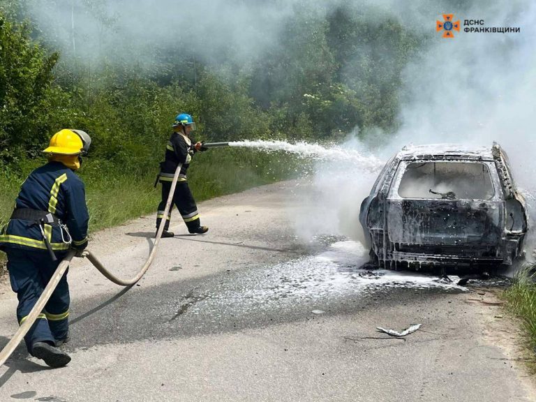 На Надвірнянщині загорівся легковий автомобіль (ФОТО) 6 photo 2025 06 03 16 08 17 3
